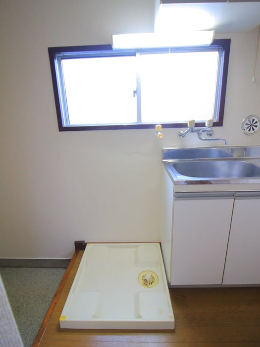 物件内観写真13　(洗濯機置場)