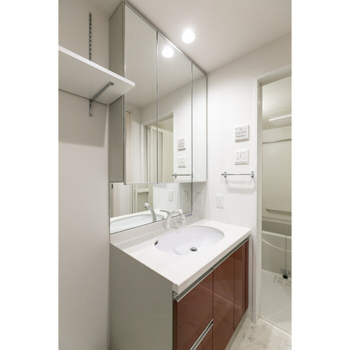 物件内観写真9　(洗面)