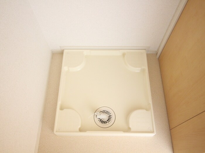 物件内観写真9　(洗濯機置場)