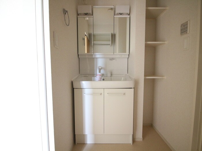 物件内観写真11　(洗面)