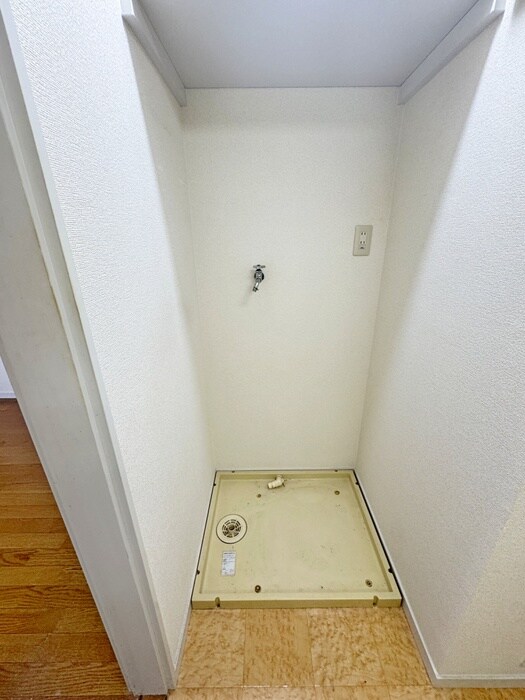物件内観写真11　(洗濯機置場)
