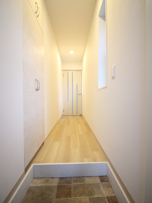 物件内観写真18　(玄関)