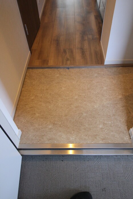 物件内観写真7　(玄関)