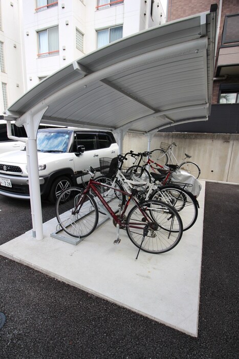 物件外観写真3　(駐輪場)