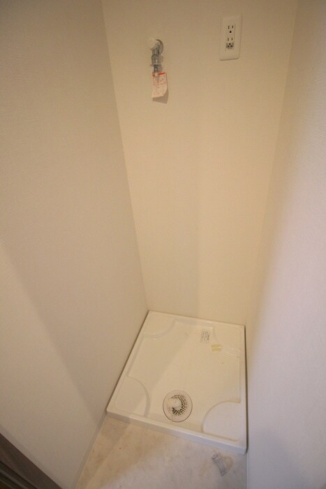 物件内観写真14　(洗濯機置場)