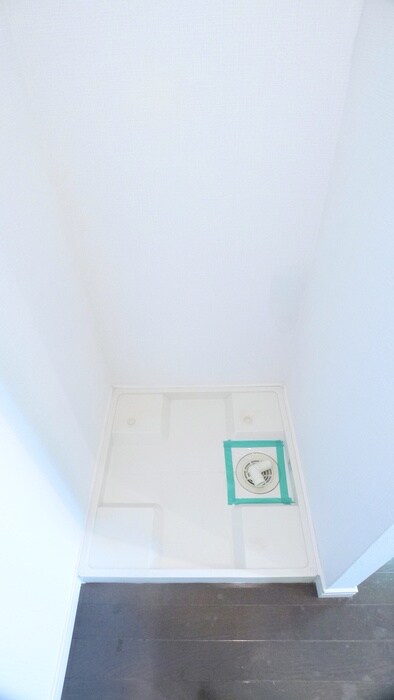 物件内観写真12　(洗濯機置場)