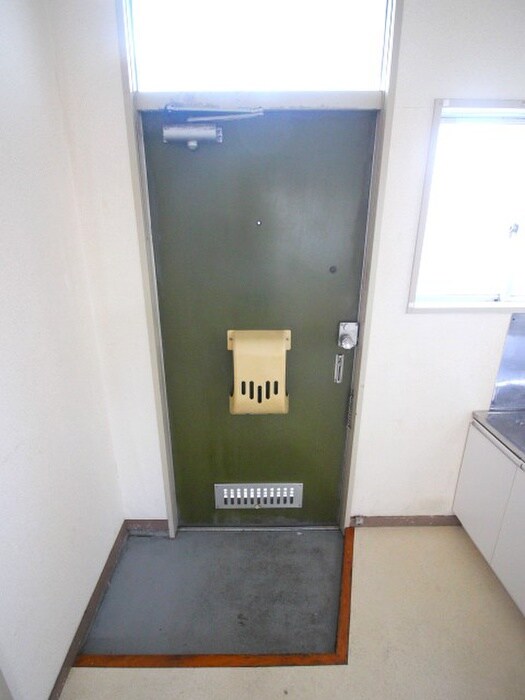 物件内観写真14　(玄関)