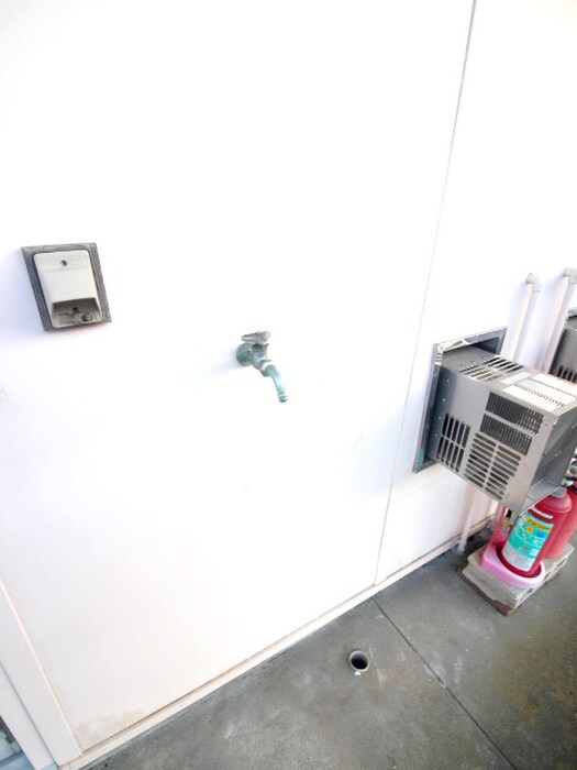 物件内観写真18　(洗濯機置場)