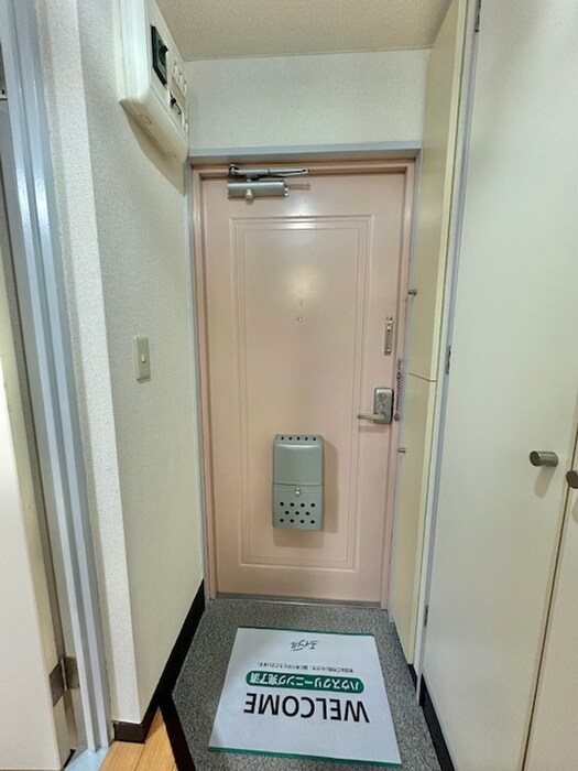 物件内観写真7　(玄関)