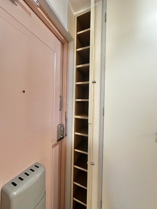 物件内観写真9　(靴箱)