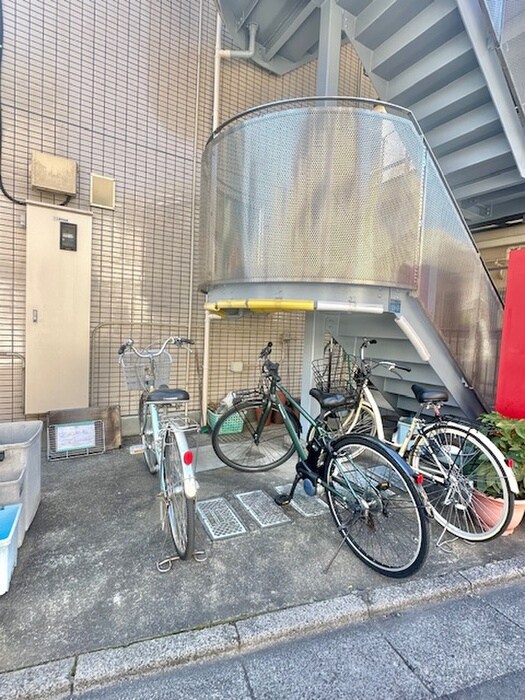 物件外観写真6　(駐輪場)