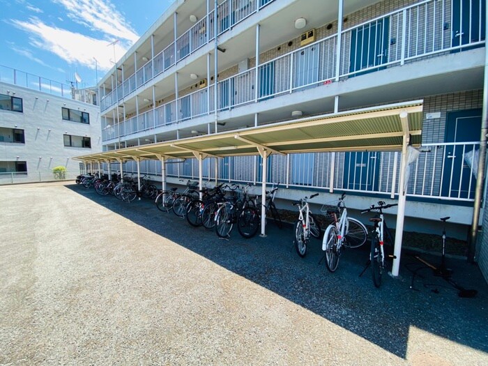 物件外観写真5　(駐輪場)