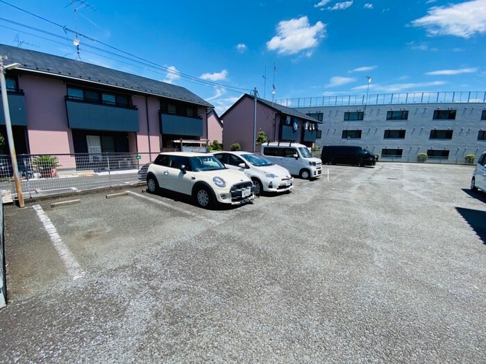物件外観写真6　(駐車場)