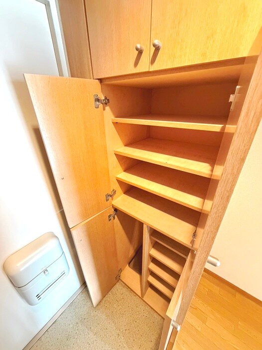 物件内観写真18　(靴箱)