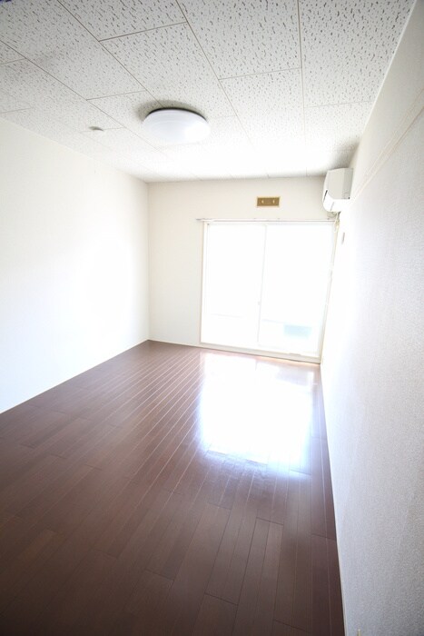 物件内観写真4　(居室)