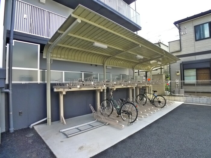 物件外観写真4　(駐輪場)