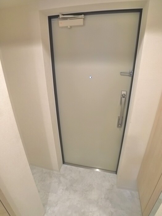 物件内観写真17　(玄関)