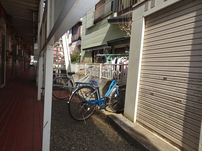 物件外観写真4　(駐輪場)