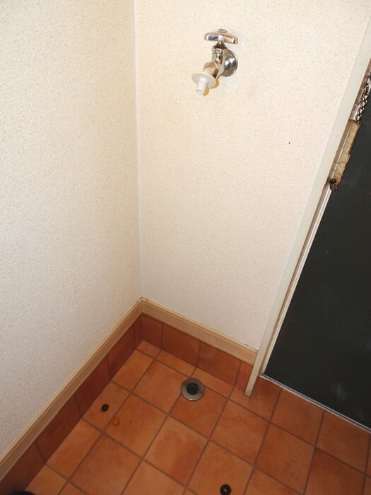 物件内観写真15　(洗濯機置場)