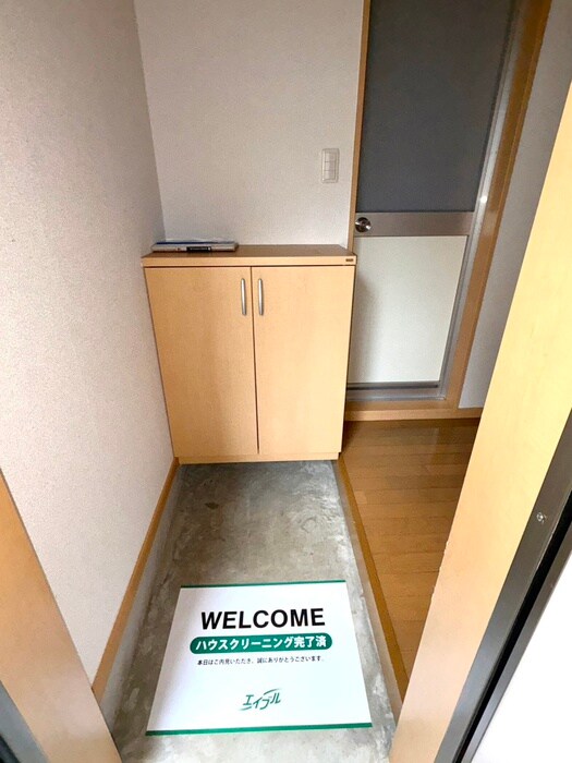 物件内観写真17　(玄関)