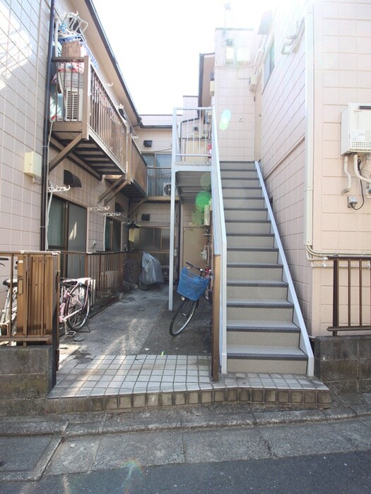 物件外観写真3　(エントランス部分)