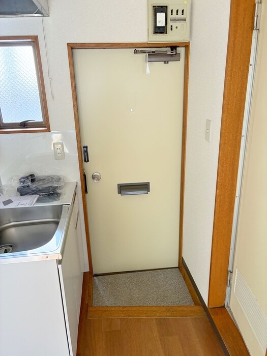 物件内観写真14　(玄関)