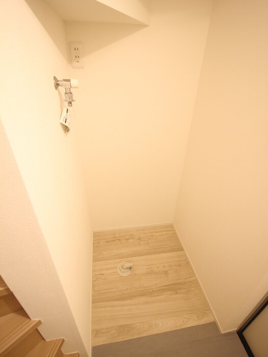 物件内観写真12　(洗濯機置場)