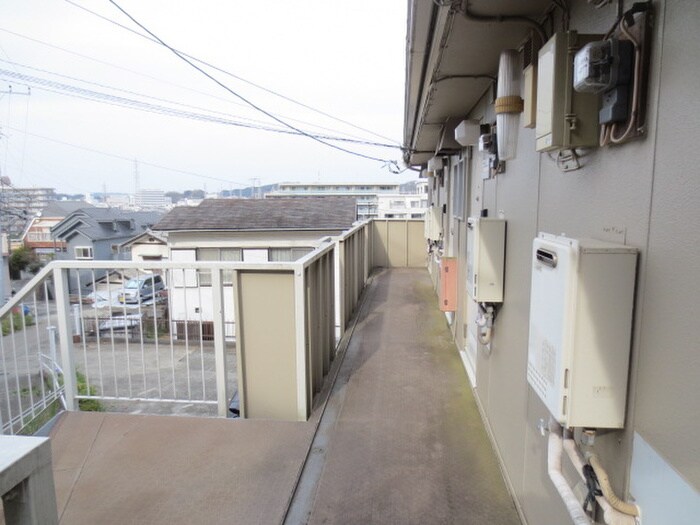 物件外観写真4　(エントランス部分)