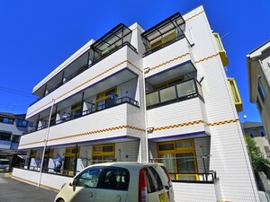 ライオンズハイツ２号棟外観写真