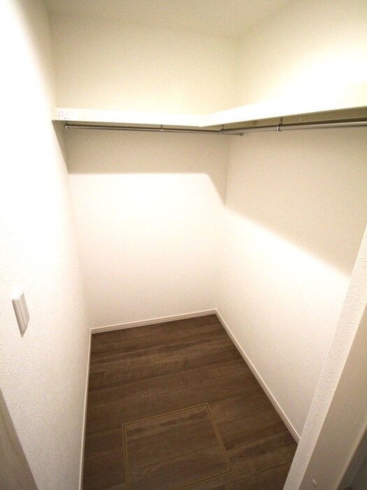 物件内観写真15　(収納)