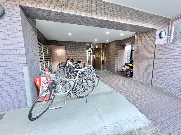 物件外観写真5　(駐輪場)