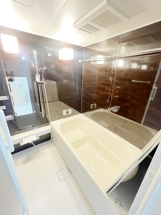 ＥＺＥＮのバス