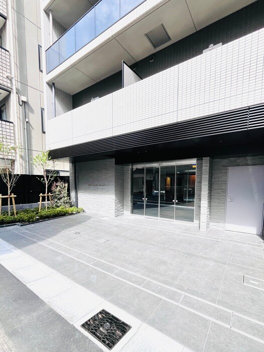 物件外観写真3　(エントランス部分)