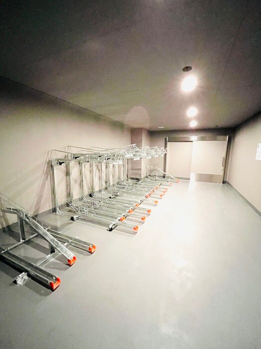 物件外観写真5　(駐輪場)