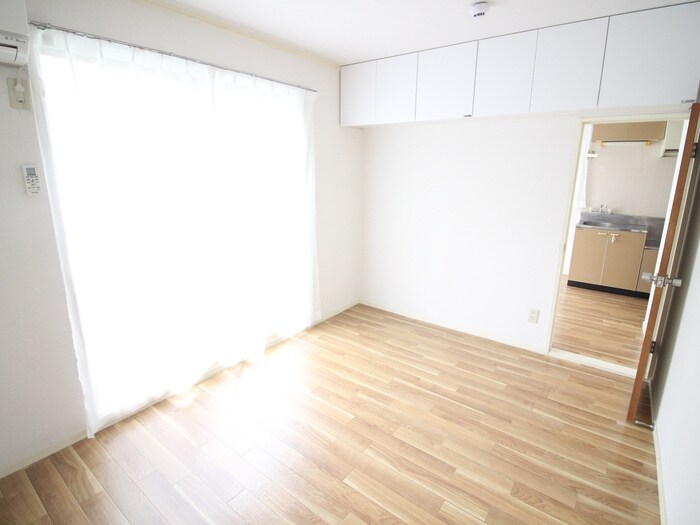 物件内観写真8　(居室)