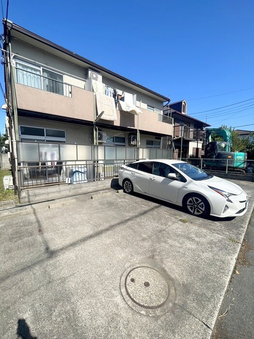 物件外観写真5　(駐車場)