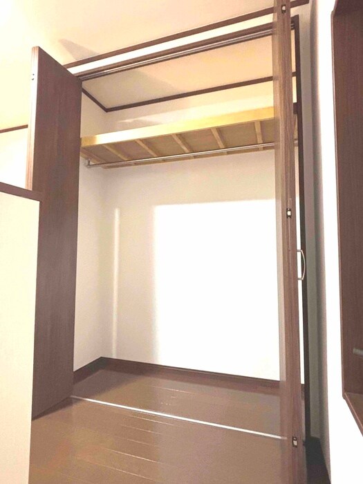 物件内観写真12　(収納)