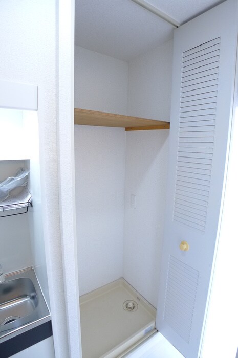 物件内観写真12　(洗濯機置場)