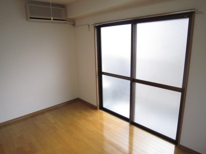 物件内観写真10　(室内からの展望)