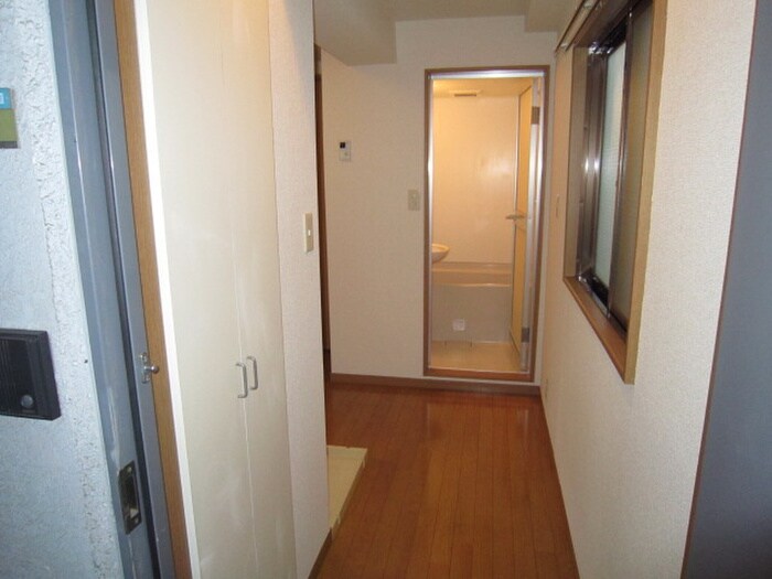 物件内観写真16　(廊下)