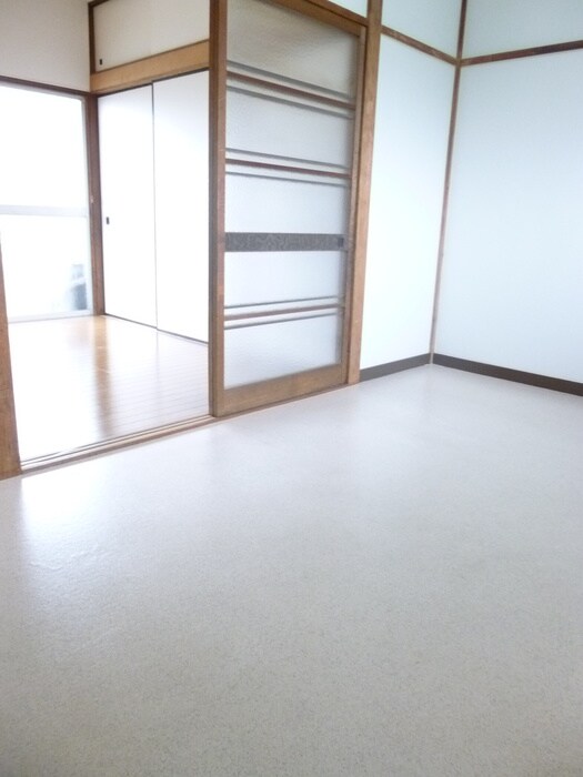 物件内観写真9　(室内からの展望)