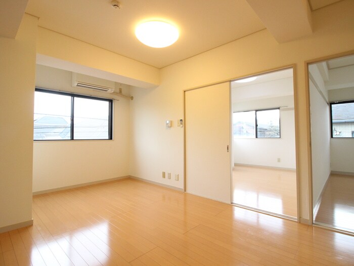 物件内観写真7　(居室)