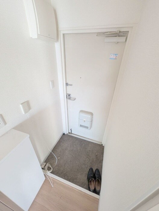 物件内観写真16　(玄関)