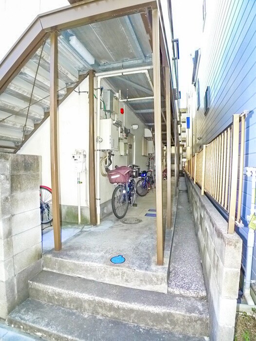 物件外観写真6　(エントランス部分)