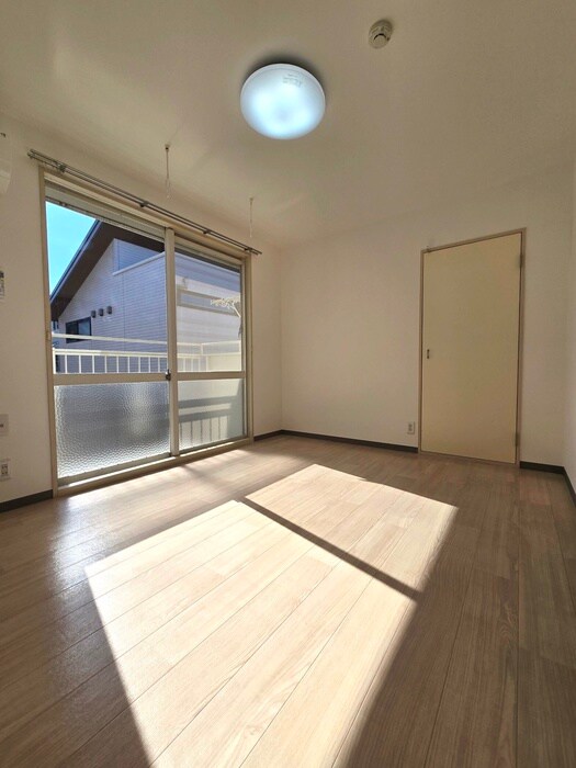 物件内観写真4　(居室)