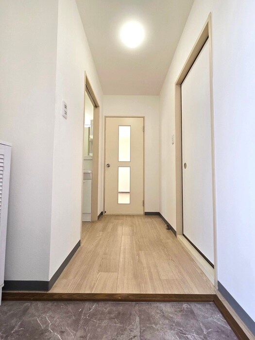 物件内観写真16　(廊下)