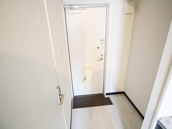 物件内観写真17　(玄関)