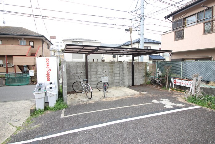物件外観写真3　(駐輪場)