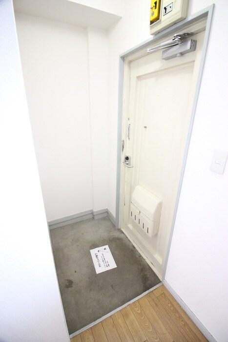 物件内観写真13　(玄関)