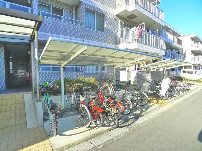 物件外観写真3　(駐輪場)